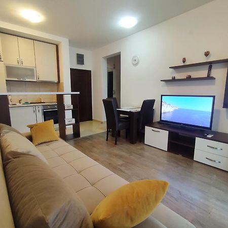 Apartment Adrialux Budva Bagian luar foto