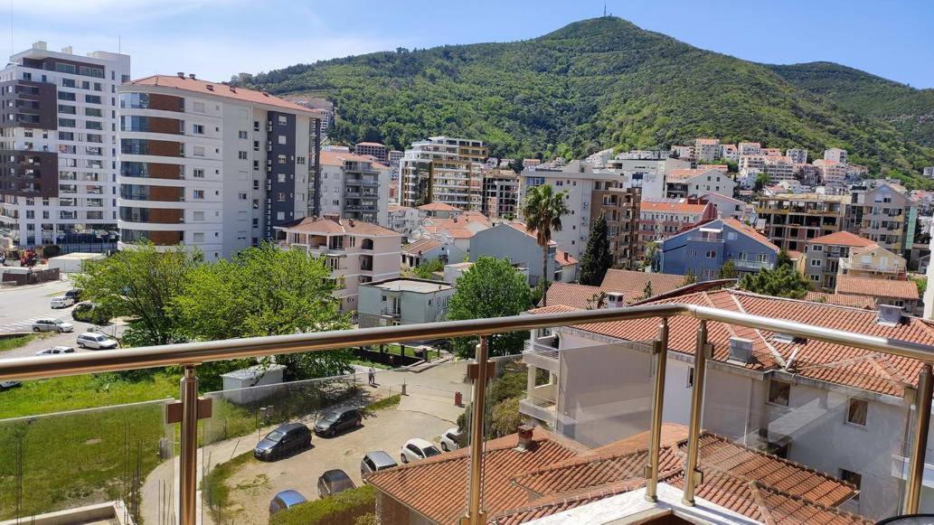 Apartment Adrialux Budva Bagian luar foto