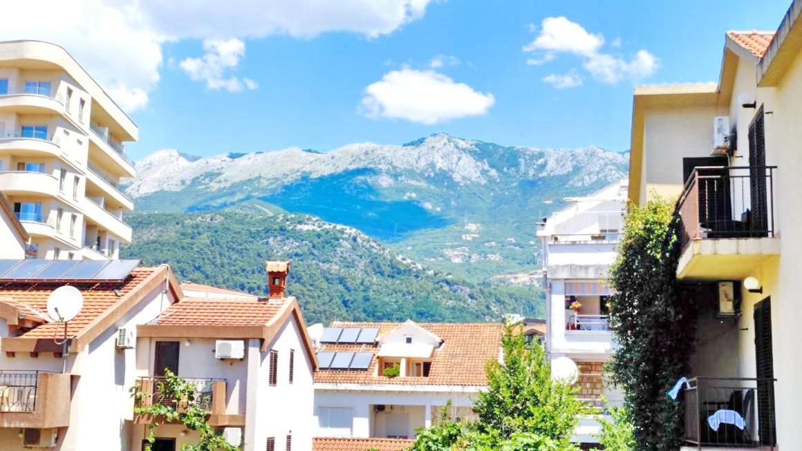 Apartment Adrialux Budva Bagian luar foto