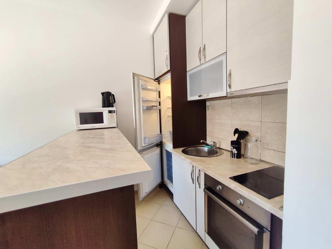 Apartment Adrialux Budva Bagian luar foto